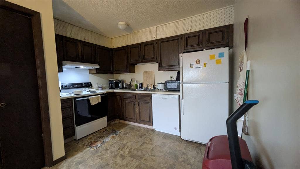 Looking for a roommate