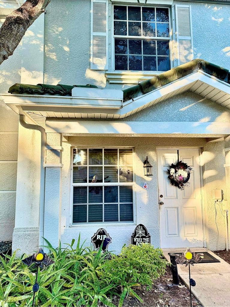 Bedroom w/ own bathroom in Ft Myer