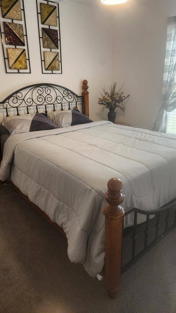 Looking for a roomate