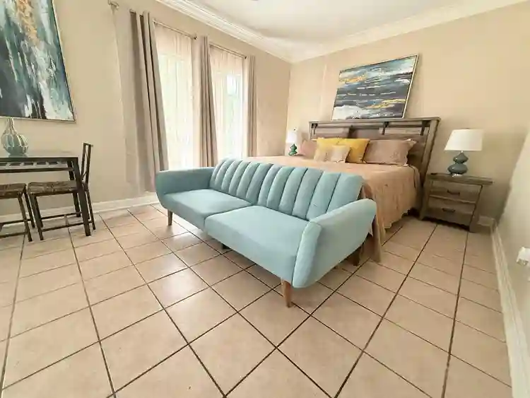 Private Suite w Jack-and-Jill Bath