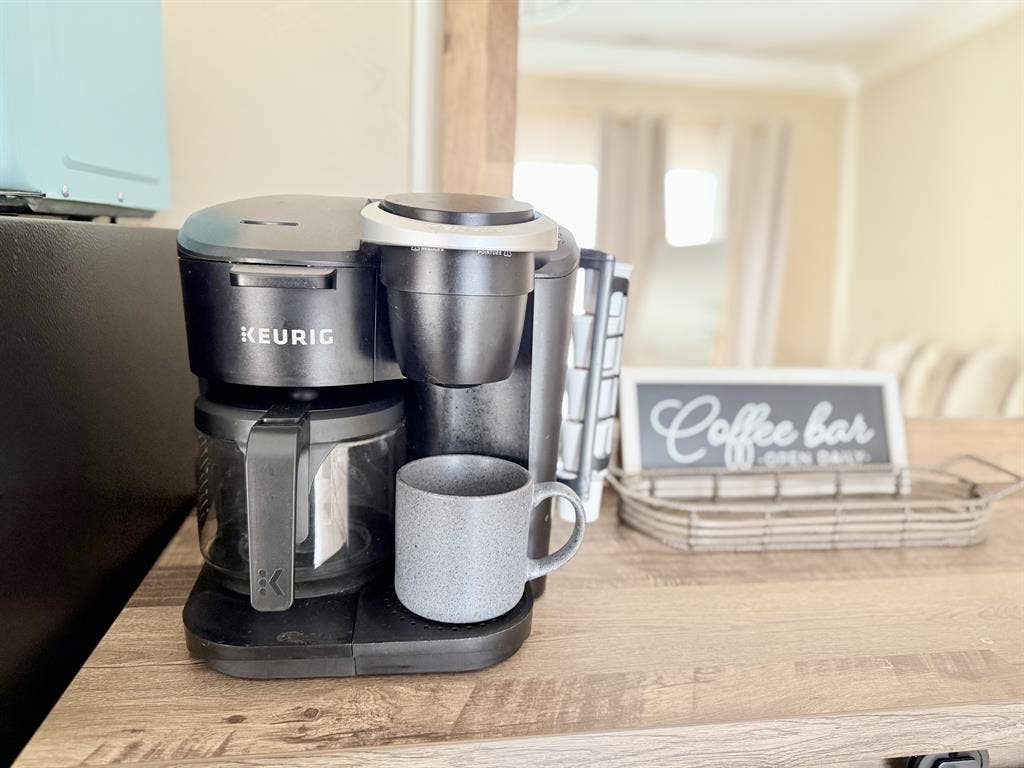 Private Suite w Jack-and-Jill Bath