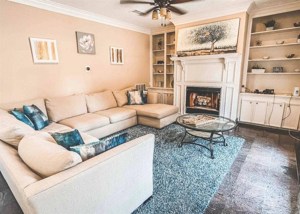 Private Suite w Jack-and-Jill Bath