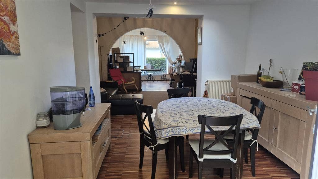 2 rooms to rent - parent with child