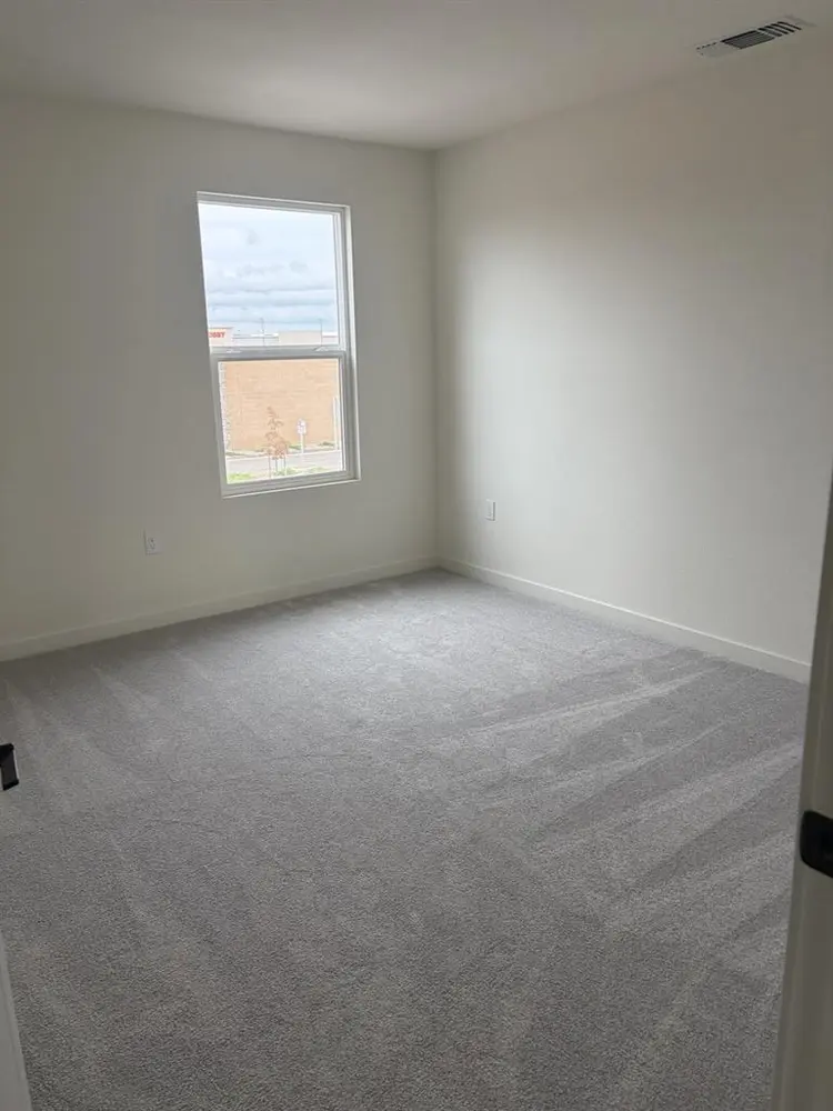 Master bedroom and Regular Room