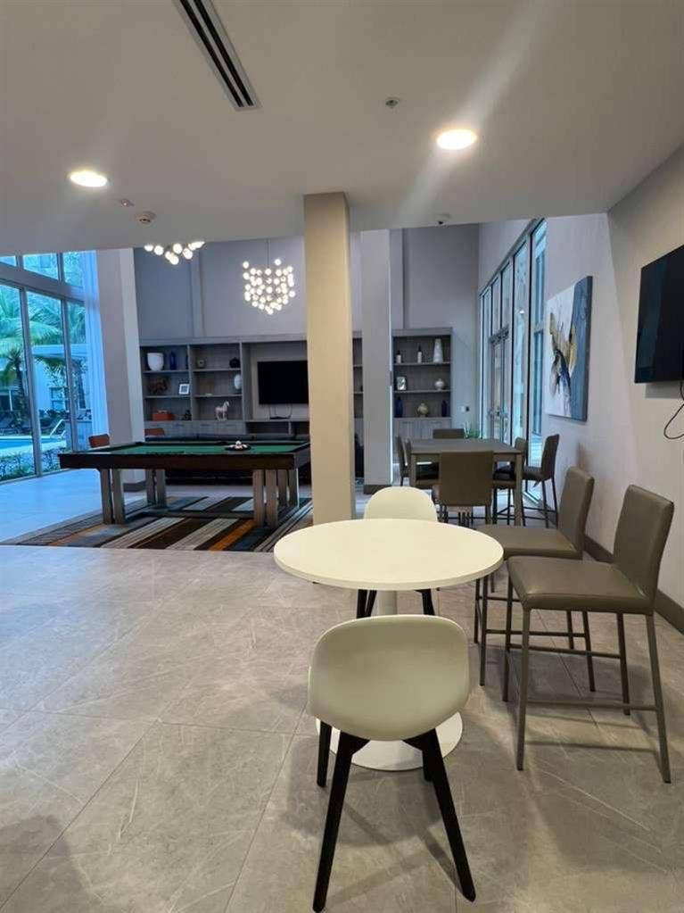 Looking for a roommate