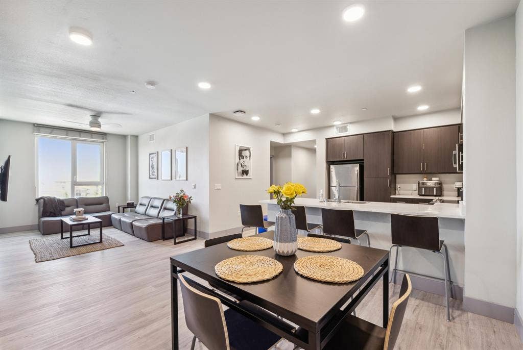 Lease takeover- Collge View Apts