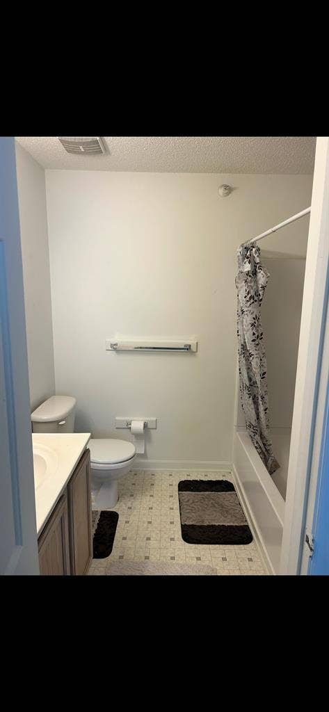 Private room with bathroom for rent