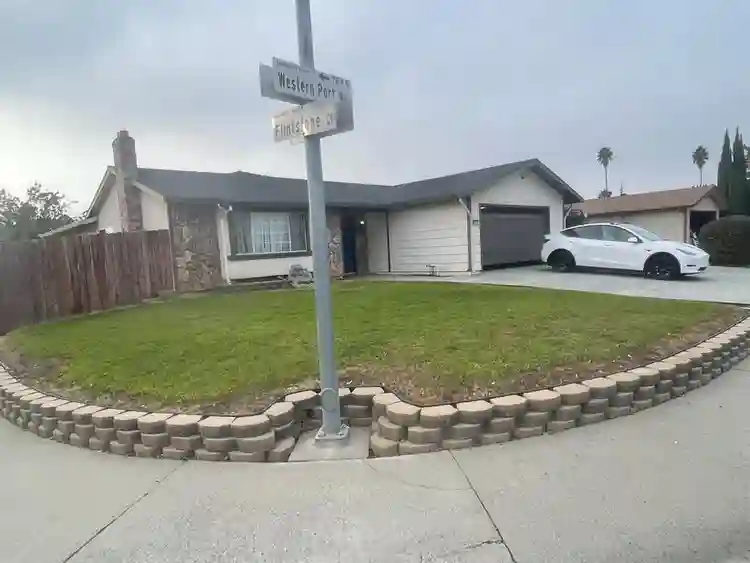 Room for Rent by Calvin &