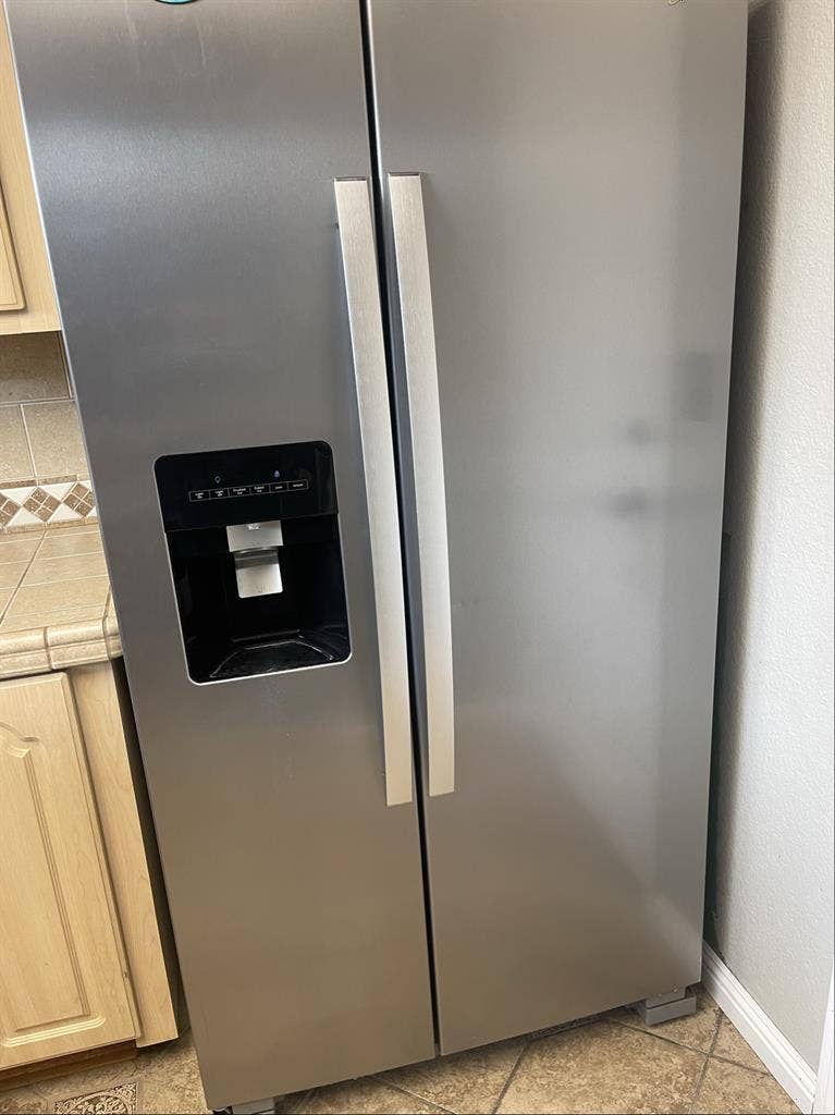 Room for Rent by Calvin &