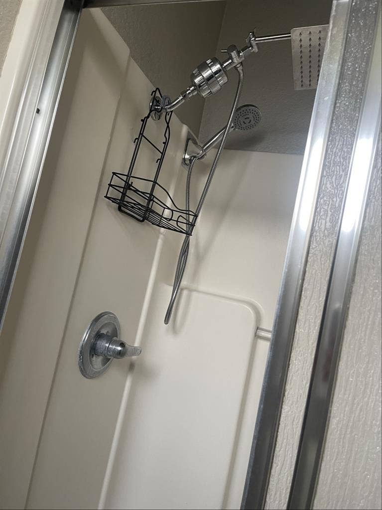 Room for Rent by Calvin &