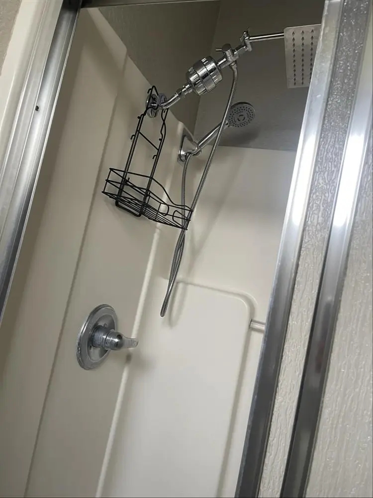 Room for Rent by Calvin &