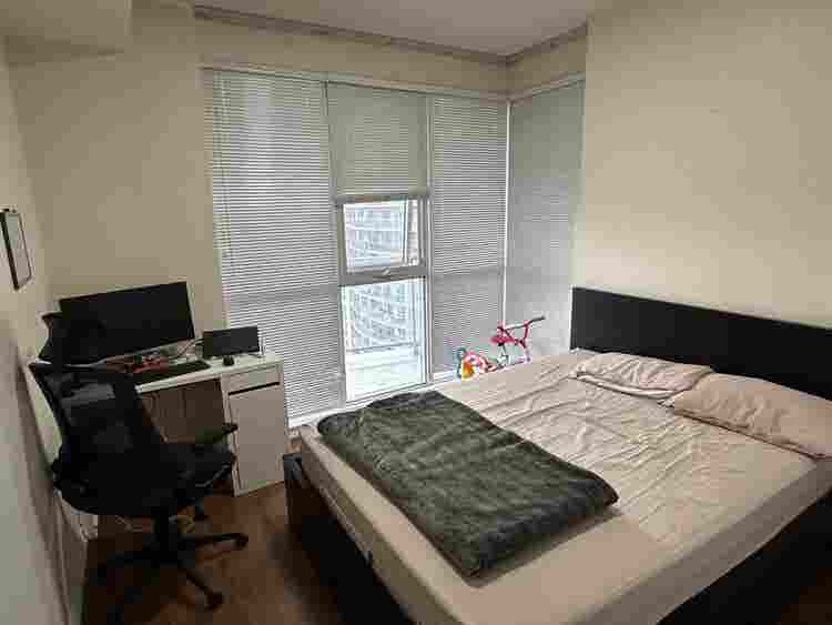 Bath Condo in Scarborough