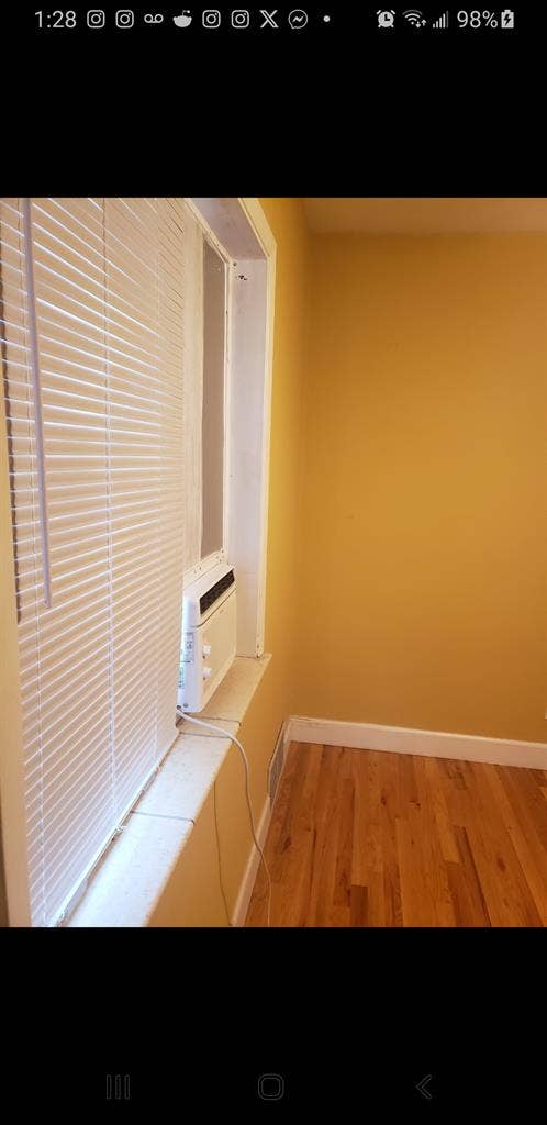 Awesome room for single tenant (M/F