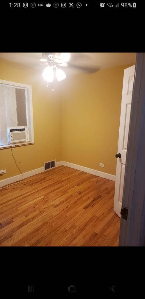 Awesome room for single tenant (M/F