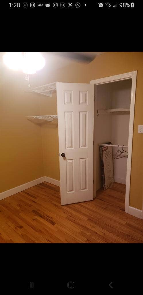 Awesome room for single tenant (M/F