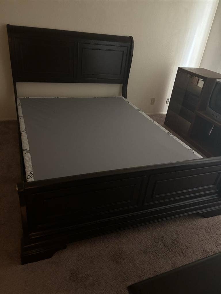 AVAIL. JAN. /
Rent Due By 5th