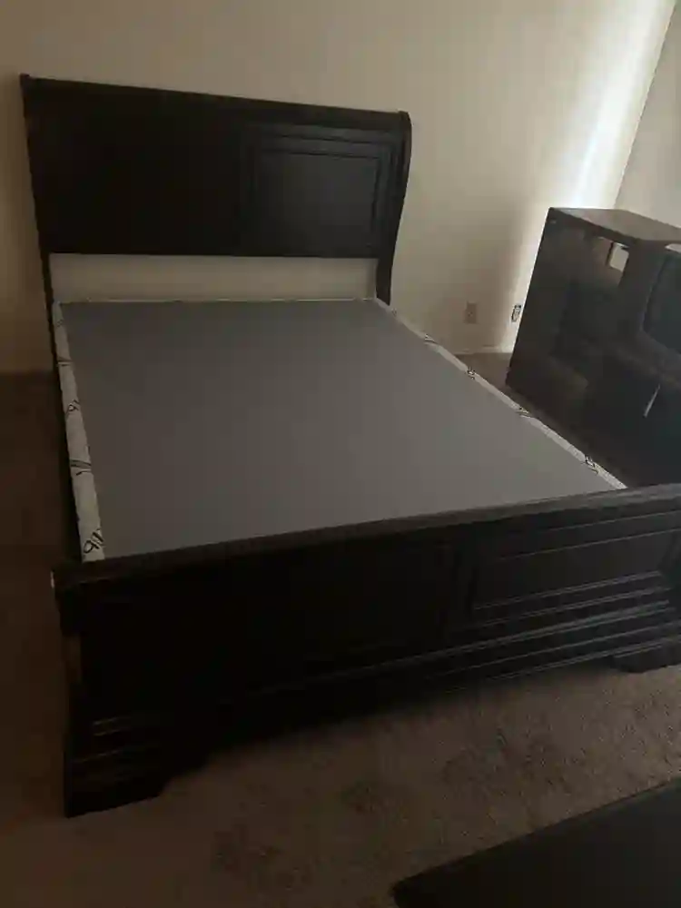 AVAIL. JAN. /
Rent Due By 5th