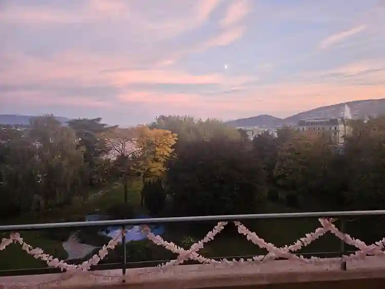 Very large bright apartment