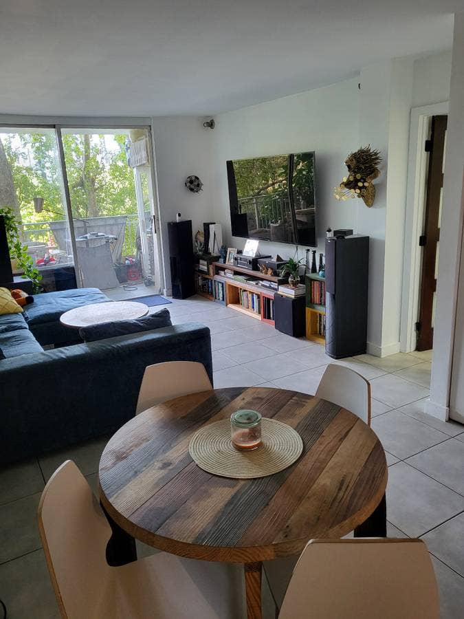 Cozy room in gated community on bay