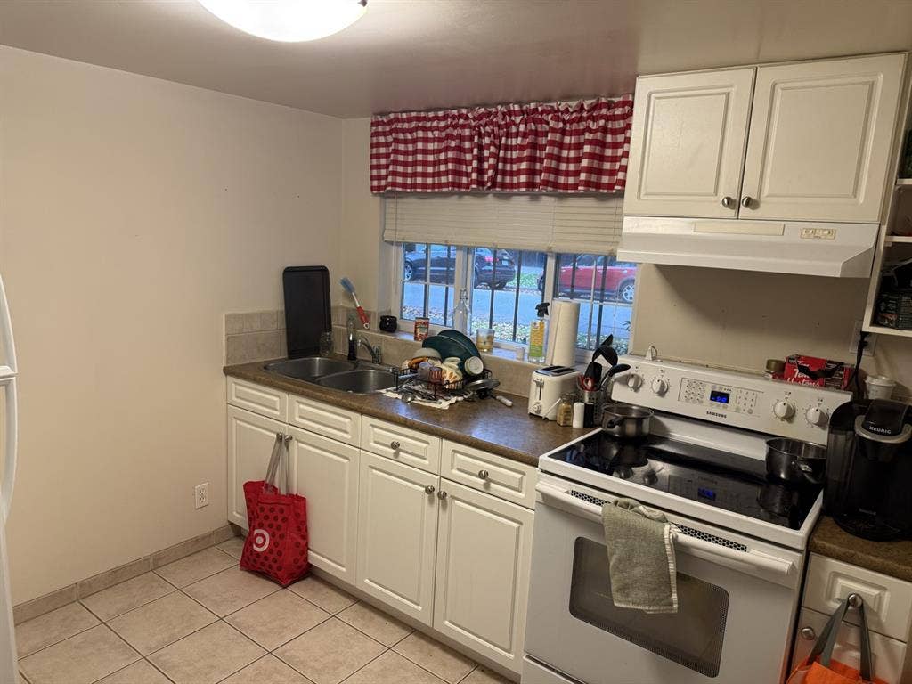 Cozy Apartment in Kerrisdalee