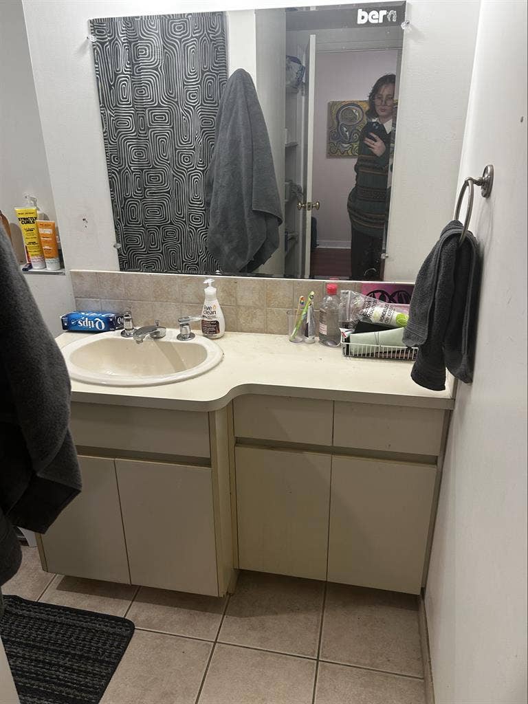 Cozy Apartment in Kerrisdalee