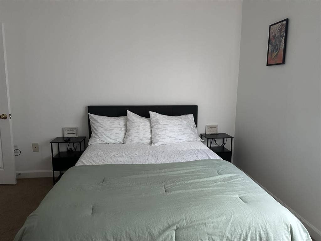 Short Tern Room mate