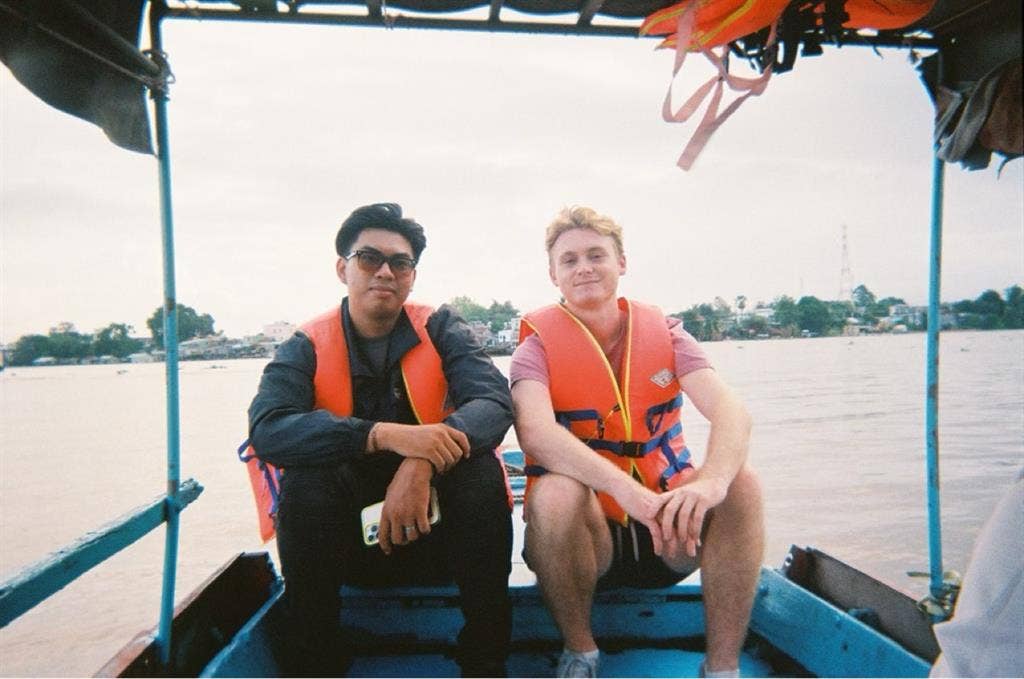 Roommates needed in carmel mountain