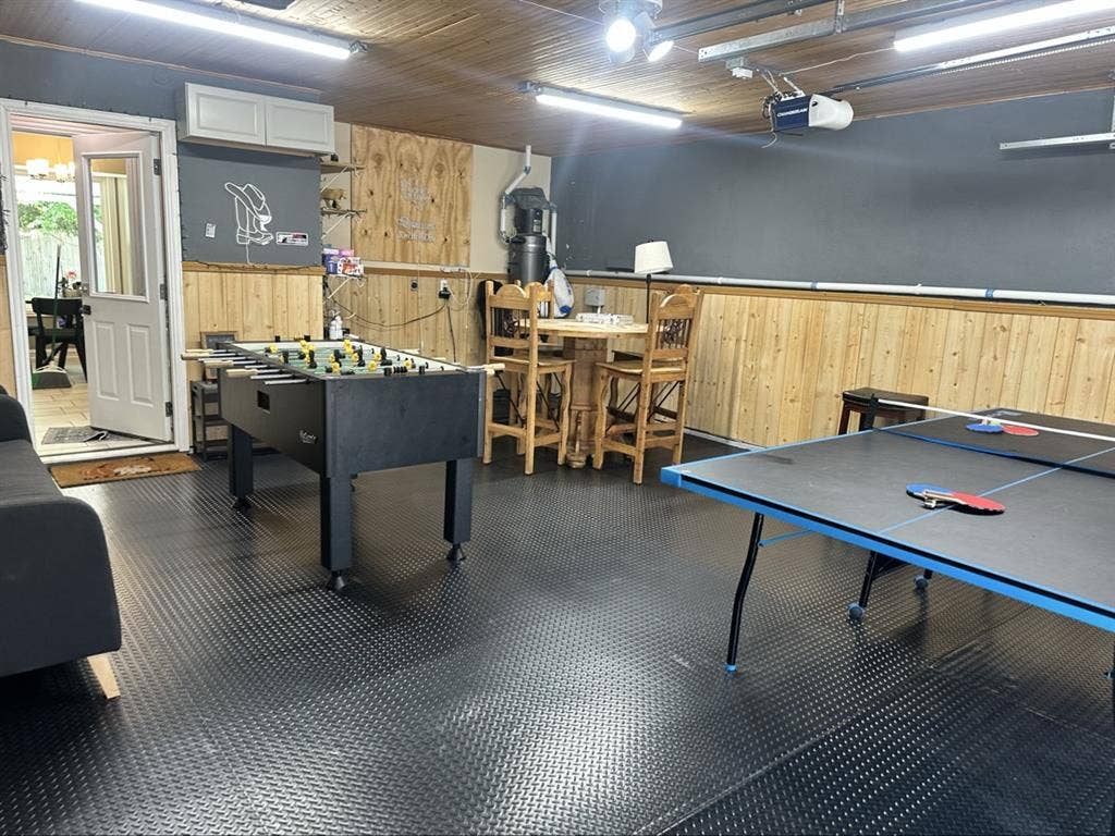 Family home with Gameroom