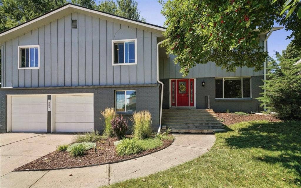 Spacious & Sunny Private Room -$