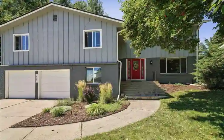 Spacious & Sunny Private Room -$