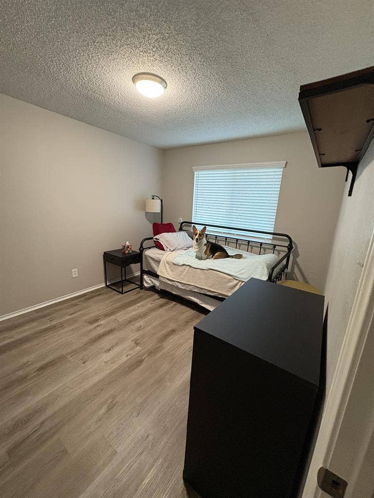 Up stairs bedroom for rent