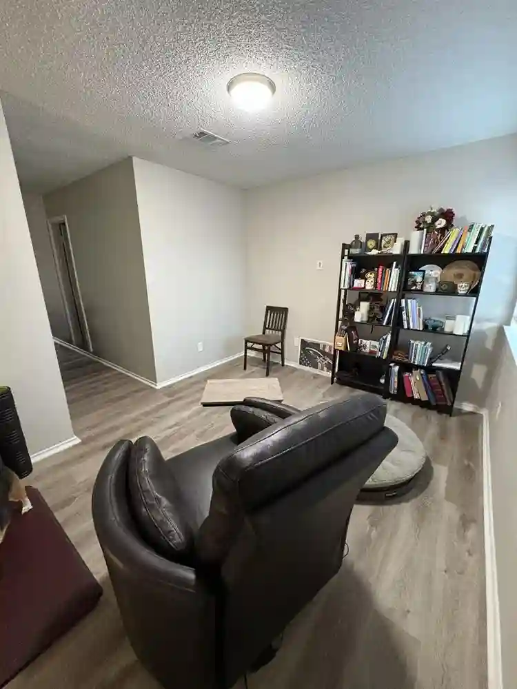 Up stairs bedroom for rent