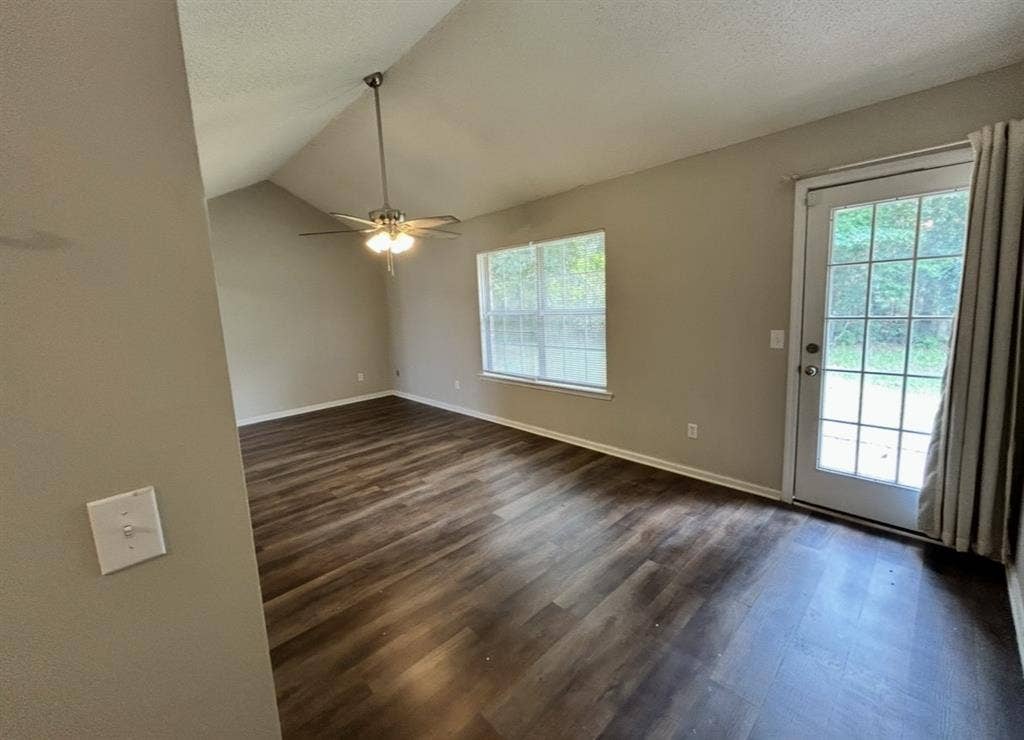 Quiet house minutes from Ft Stewart