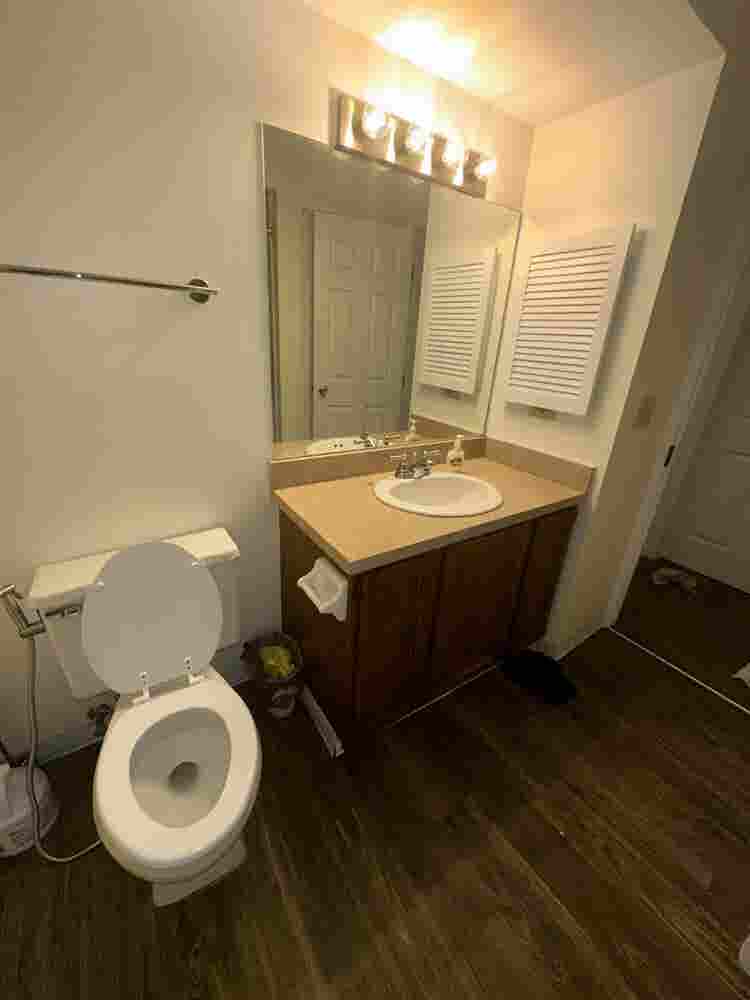 Private room in two bedroom apt