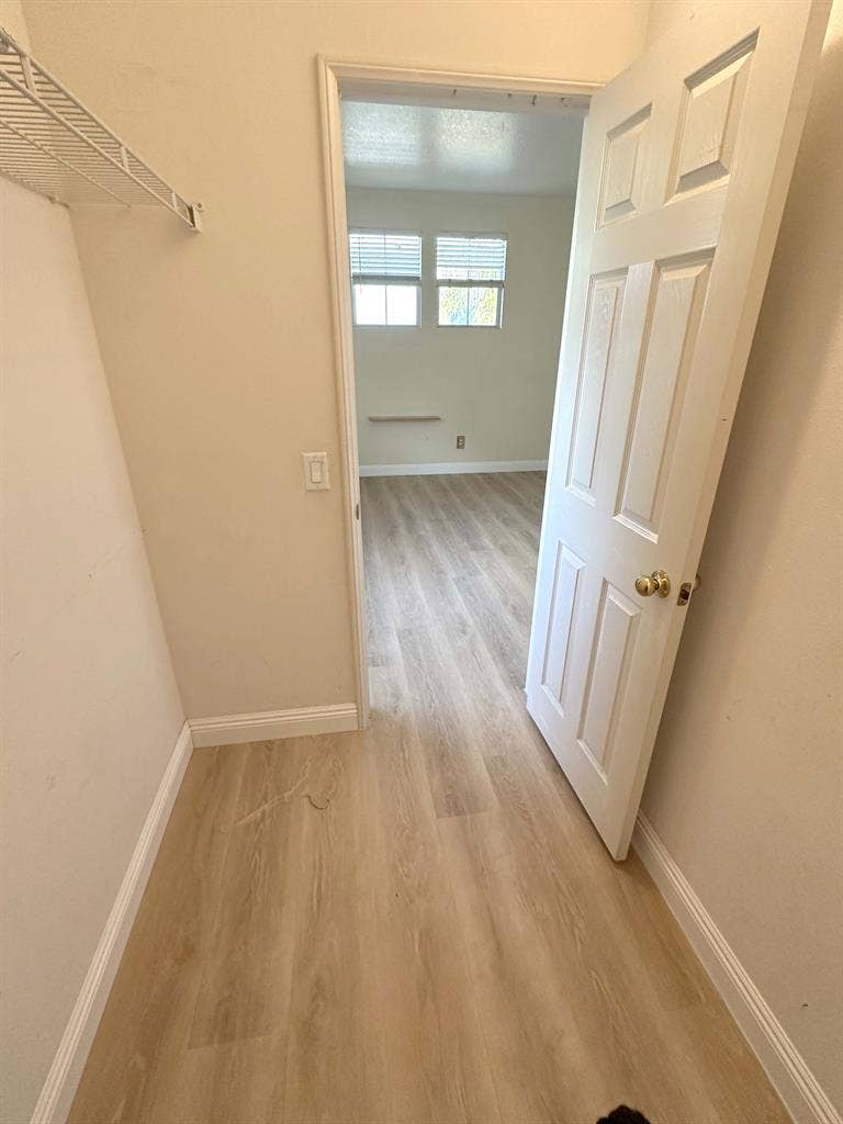 Large private room in Oceanside!
