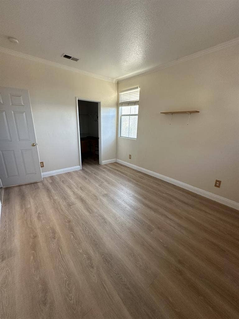 Large private room in Oceanside!