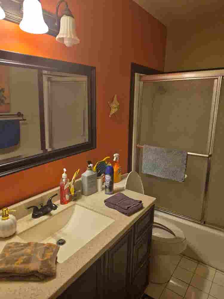 Share my home with 3 senior roomate