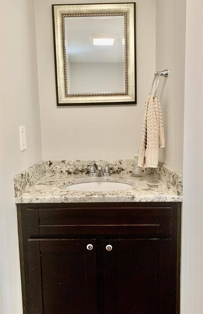 Furnished  Ba  6-Mo Rental