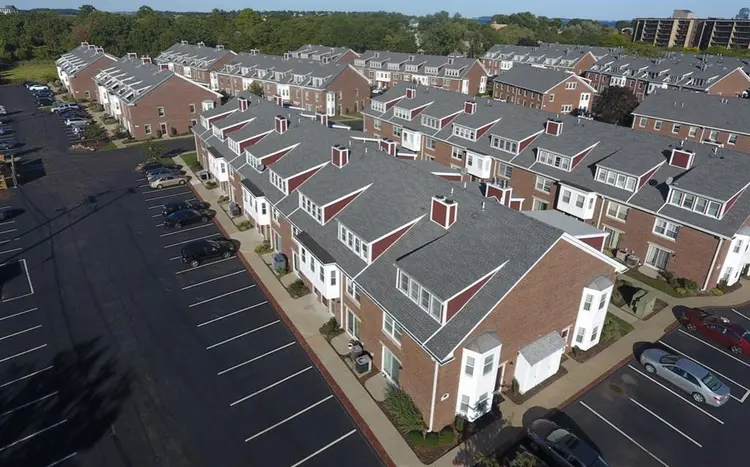 Furnished Ba 6-Mo Rental