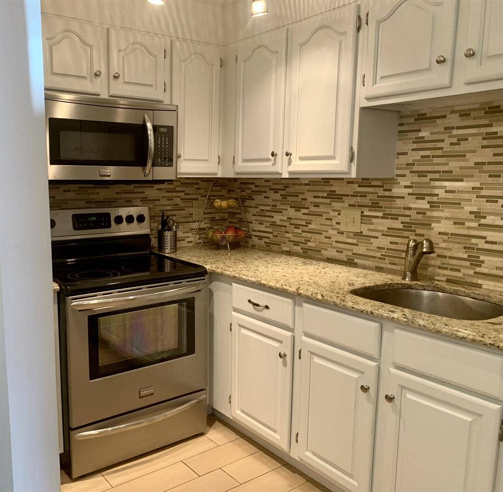 Furnished  Ba  6-Mo Rental