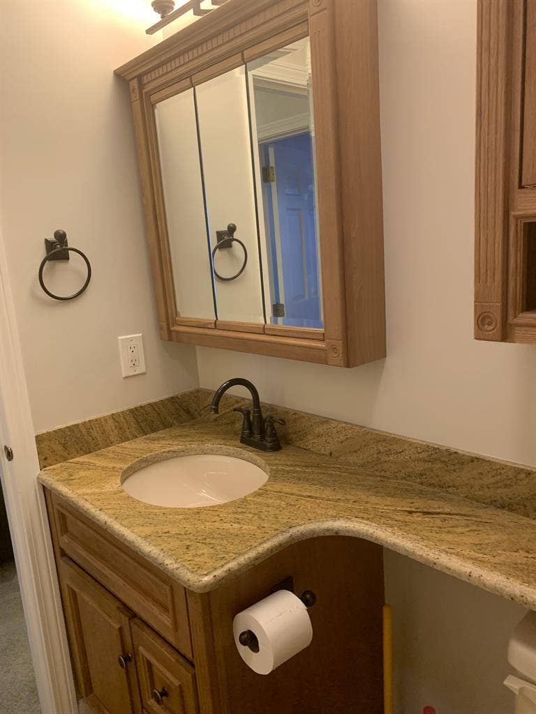 Furnished  Ba  6-Mo Rental