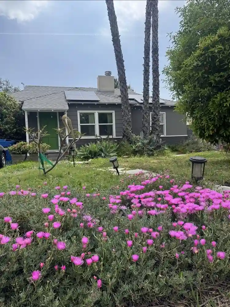 LRG MASTER BDRM, FULL BATH + OFFICE