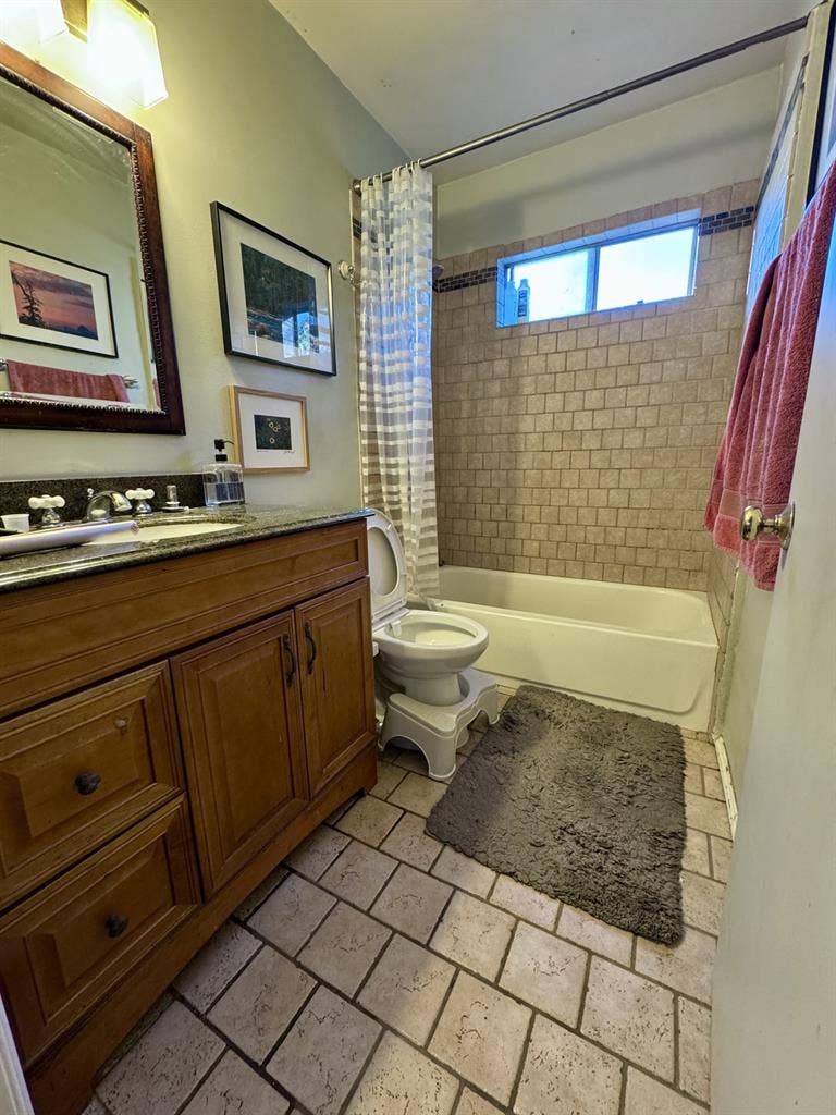 LRG MASTER BDRM, FULL BATH + OFFICE