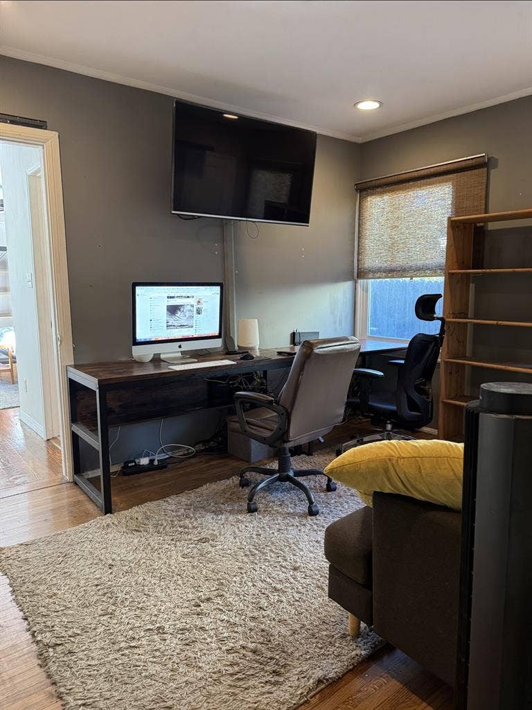 LRG MASTER BDRM, FULL BATH + OFFICE