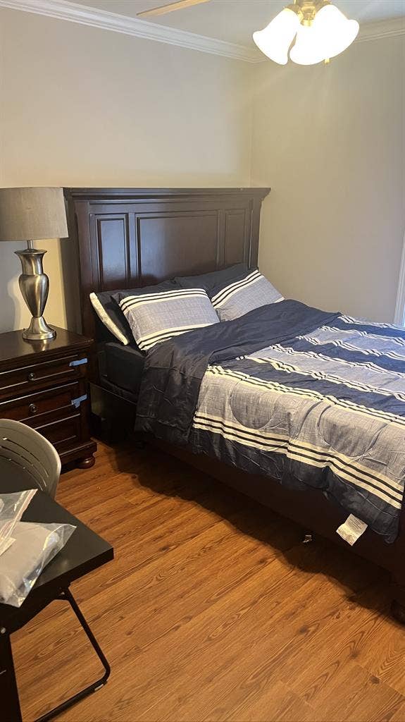 Room For Rent with Private B
ath