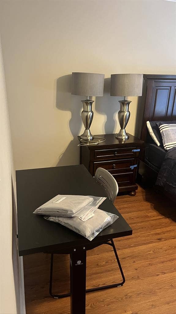 Room For Rent with Private B
ath