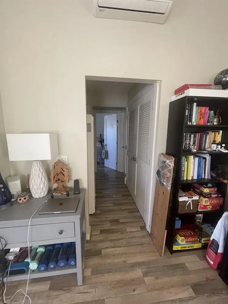 Master room available in North Park
