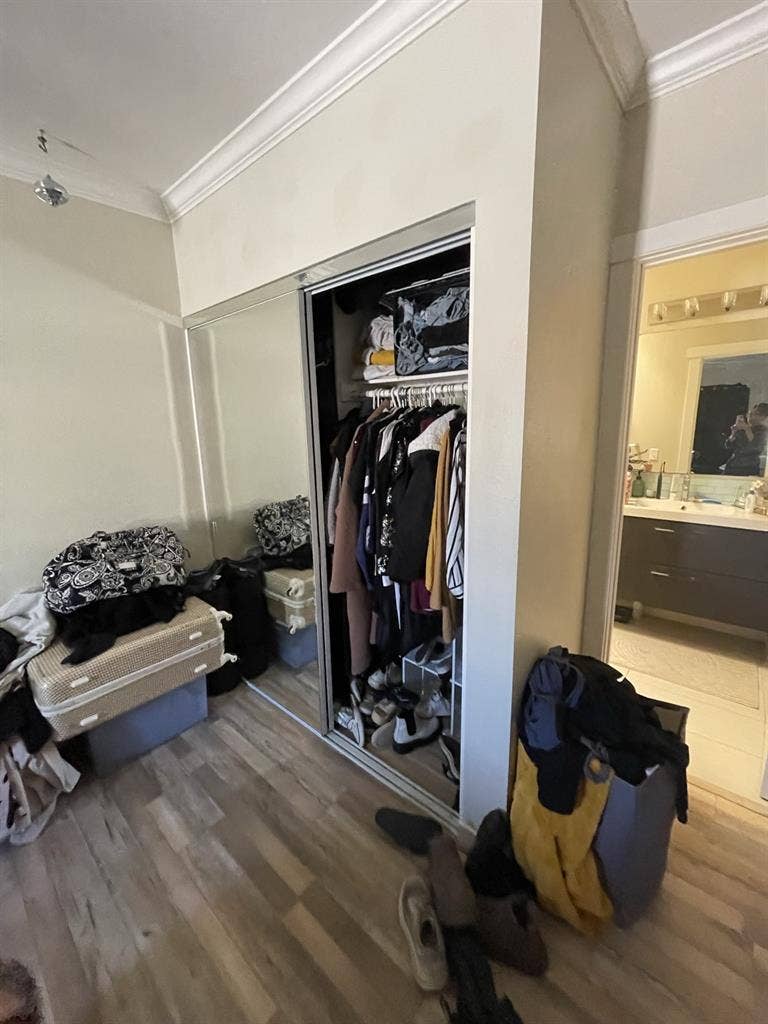 Master room available in North Park