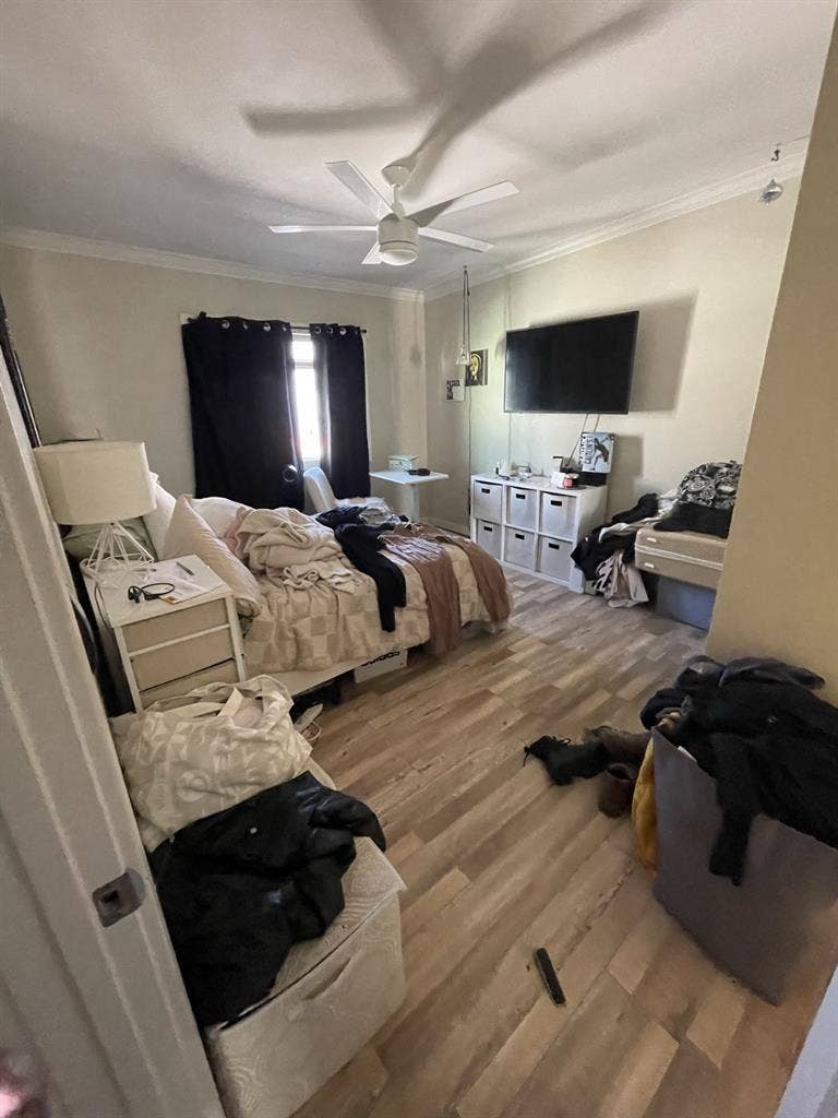 Master room available in North Park