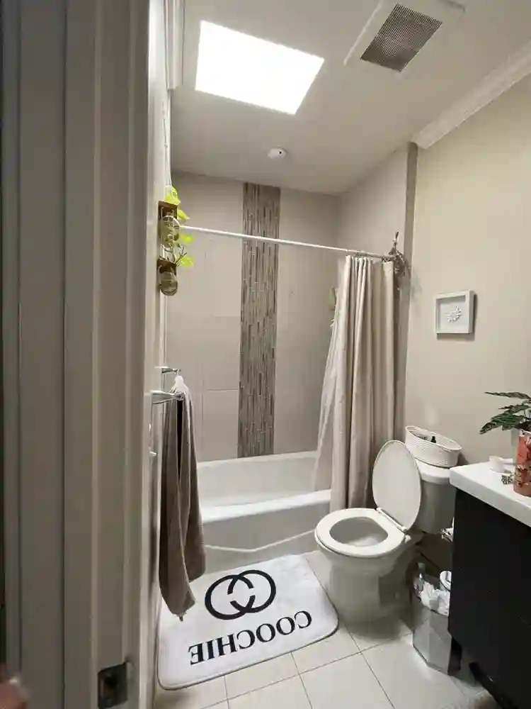 Master room available in North Park